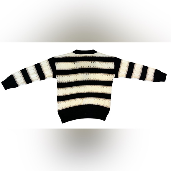 Elegant Black and Cream Striped V-Neck Sweater - Picture 4 of 7
